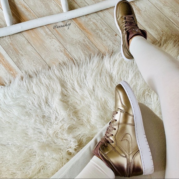 NWT Nike Air Jordan 1 special edition - Picture 3 of 8